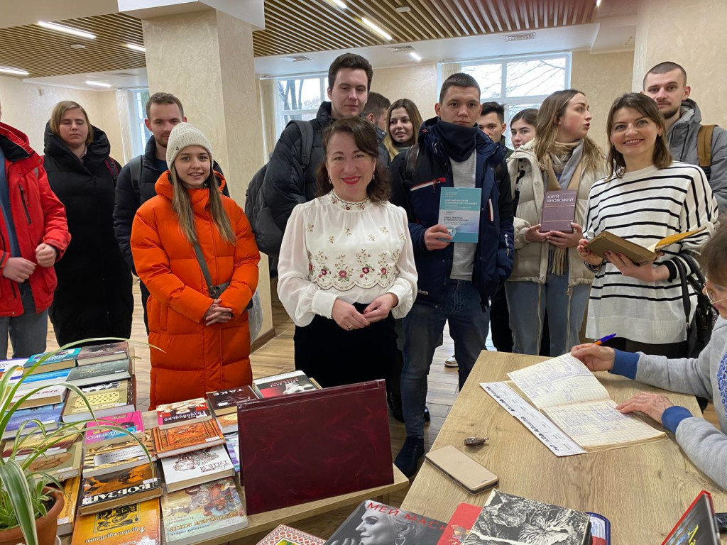 Міжнародний день дарування книги для бібліотеки