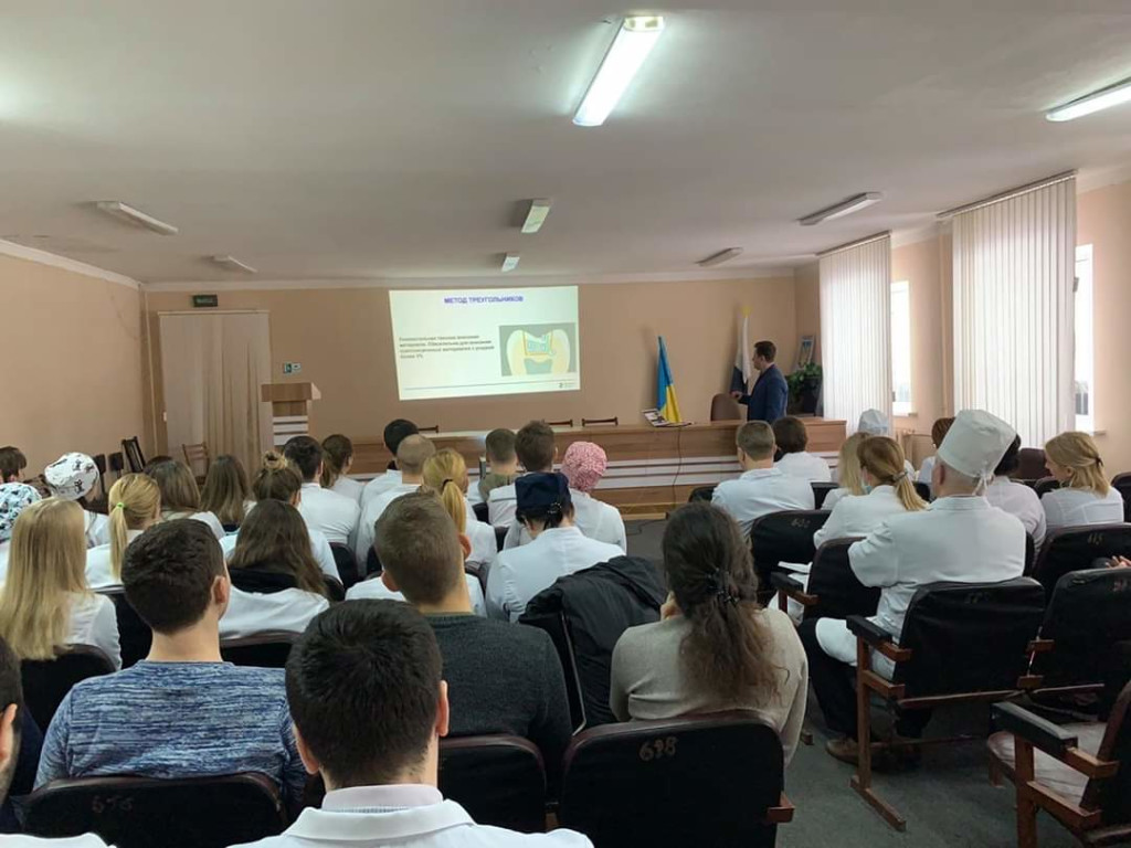 Відбувся перший та другий етап Міжнародного клінічного конкурсу з реставрації зубів