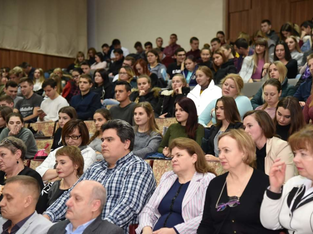 До Всесвітнього дня боротьби зі СНІДом