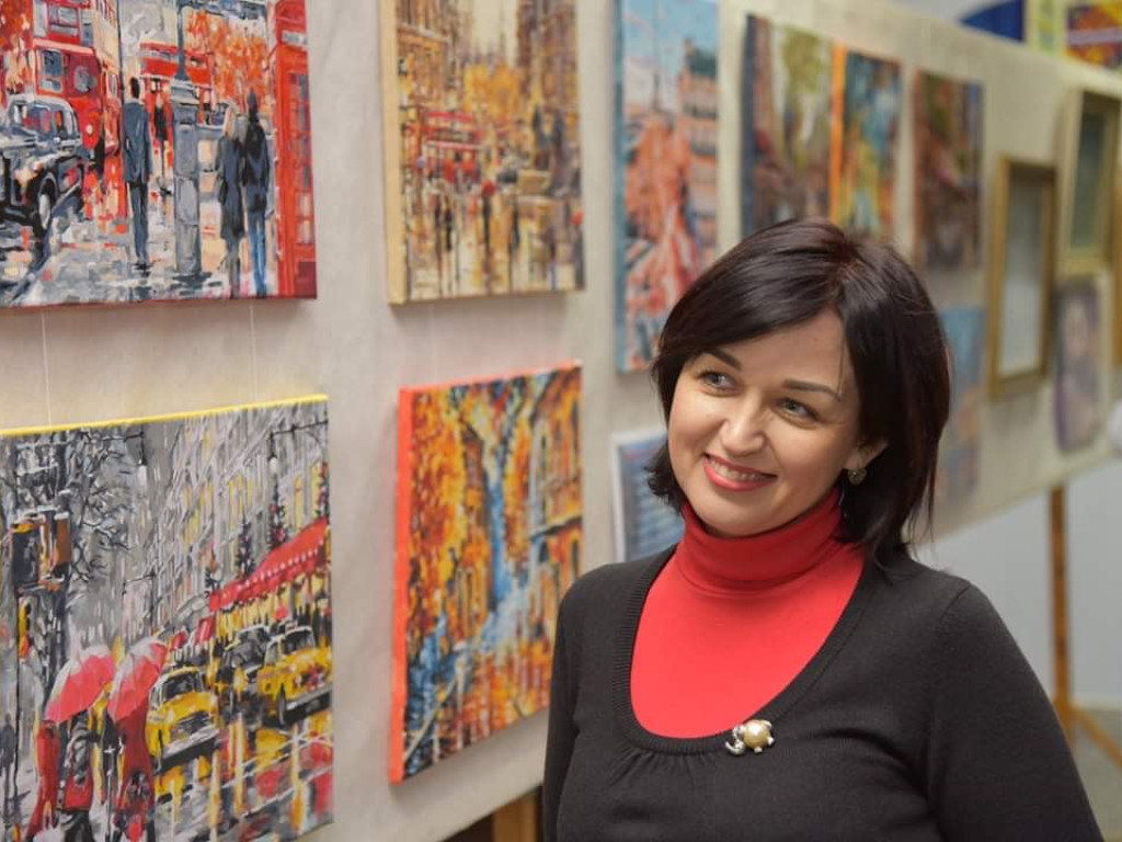 Виставка імпровізацій Людмили Шилкіної на тему міських пейзажів