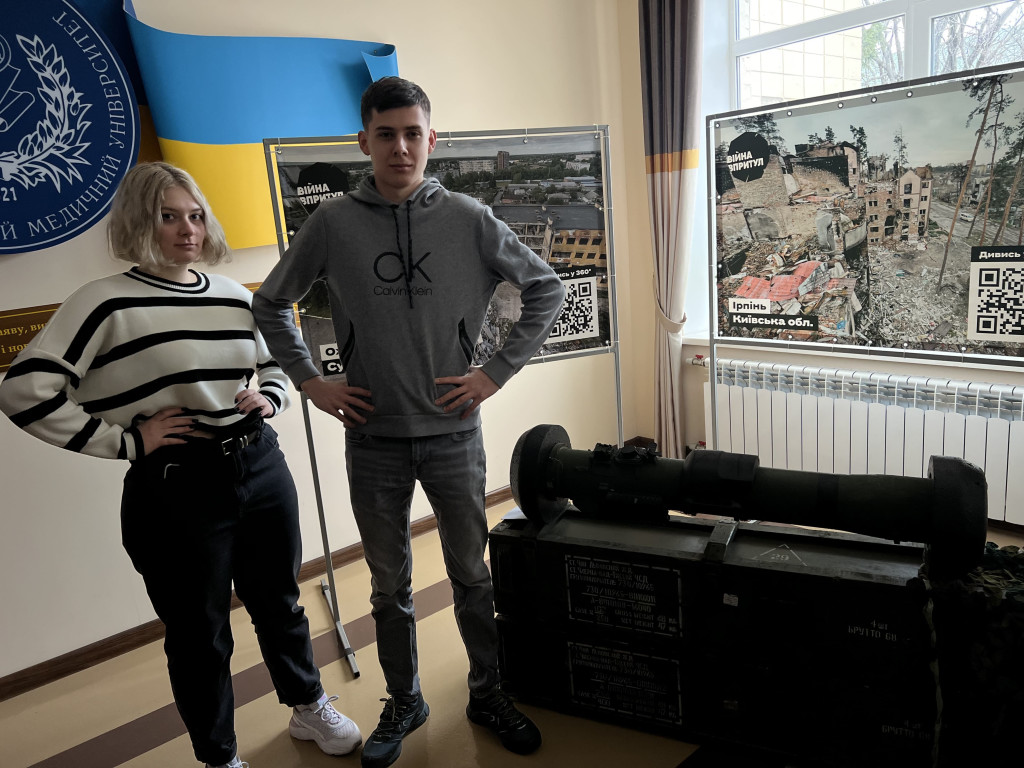 «Війна впритул»/ The war is close