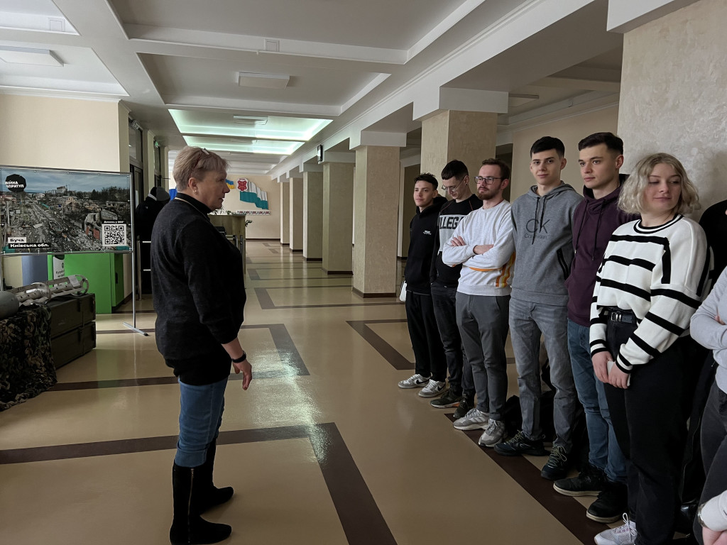 «Війна впритул»/ The war is close