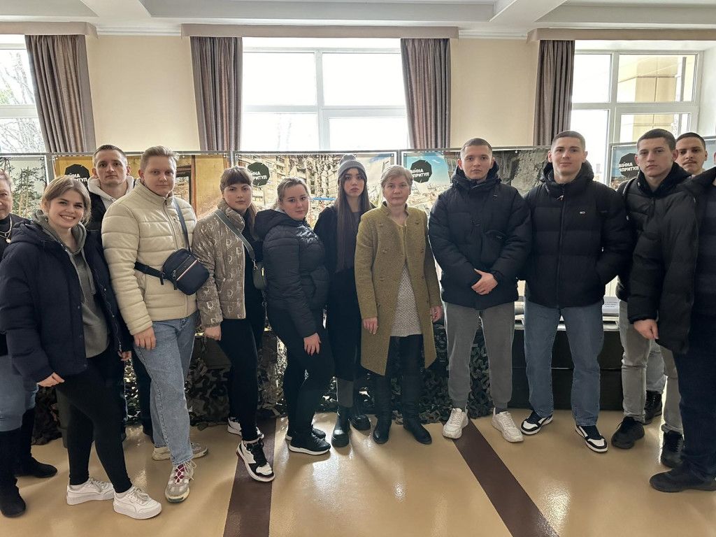 «Війна впритул»/ The war is close